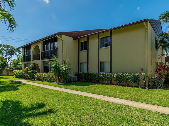 3rd image of 318 Pine Ridge Circle #C-2