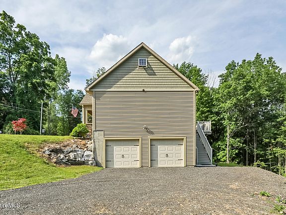 4th image of 410 West Rd