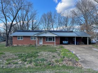 1133 Dewey St, Houston, MO 65483