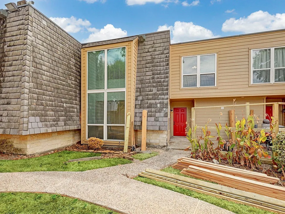 16120 Stuebner Airline Rd #611