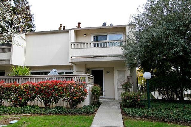 1st image of 646 S Fair Oaks Ave