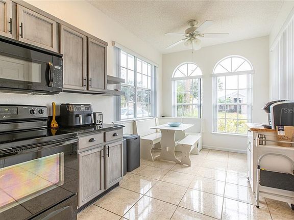 3rd image of 632 Lake Biscayne Way