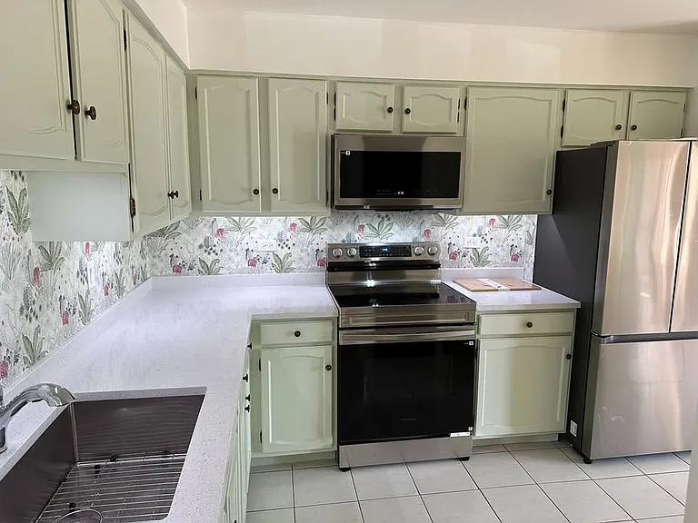 601 Huntington Commons Rd #202 — Photo 8