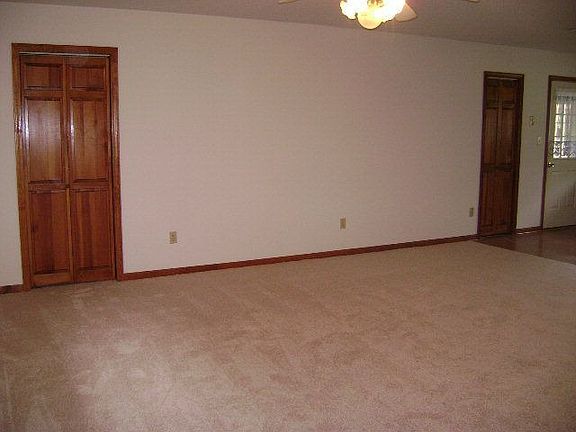 2nd image of 2305 Schneider Ct