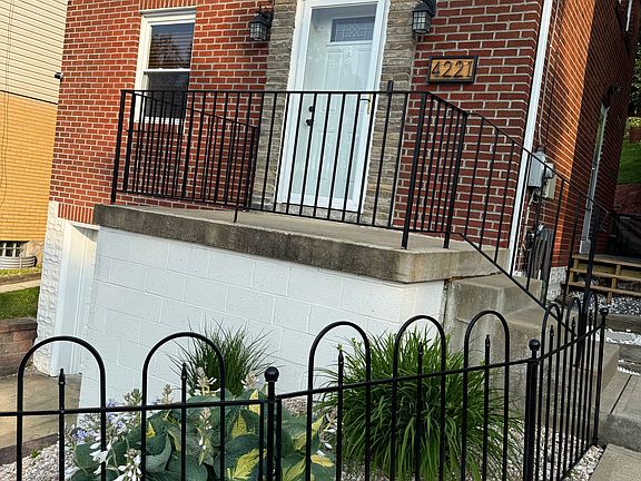 3rd image of 4221 Tuxey Ave