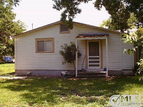 2nd image of 935 Drury Ln