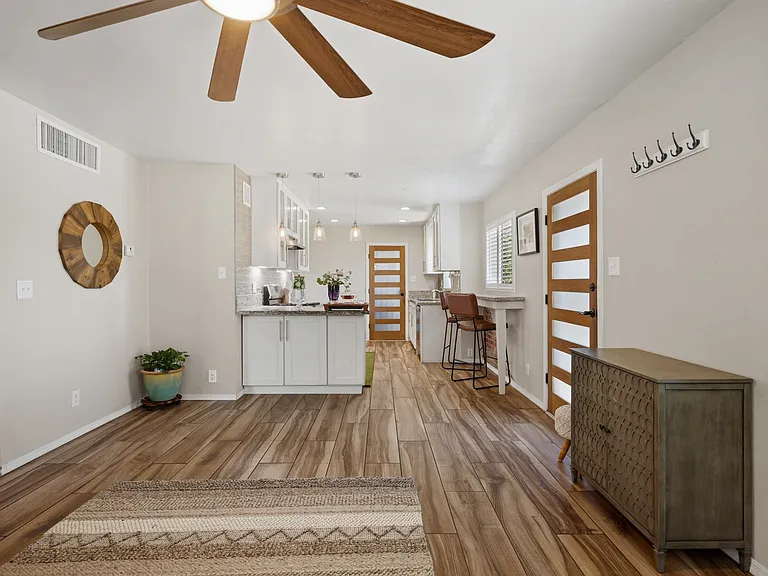2626 E Hedrick Dr — Photo 17