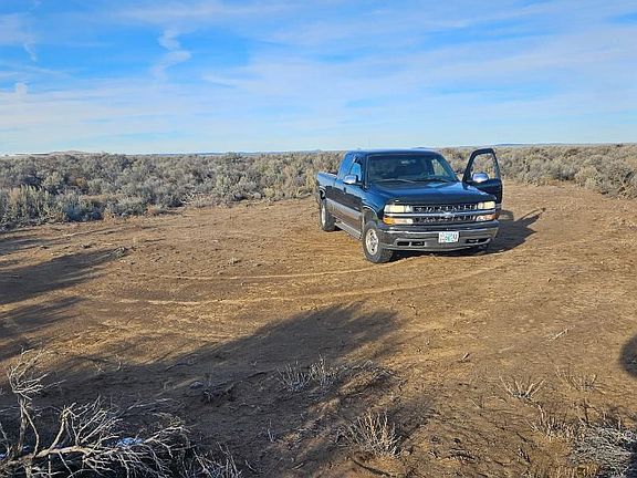 2nd image of Fossil Lake Rd