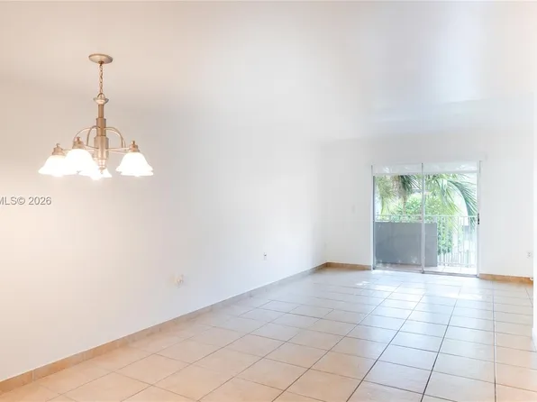 4600 SW 67th Ave APT 243, Miami, FL 33155