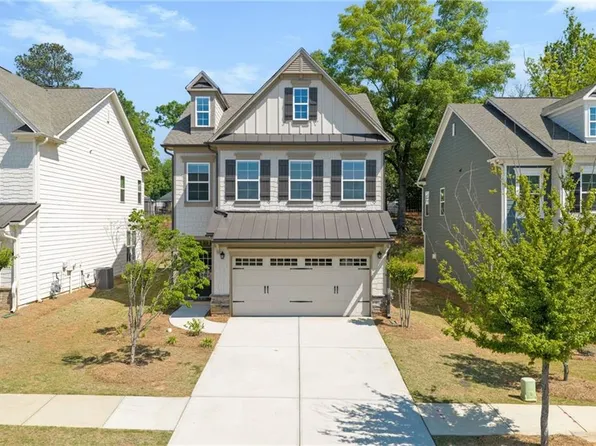 3395 Park Pointe Cir, Scottdale, GA 30079