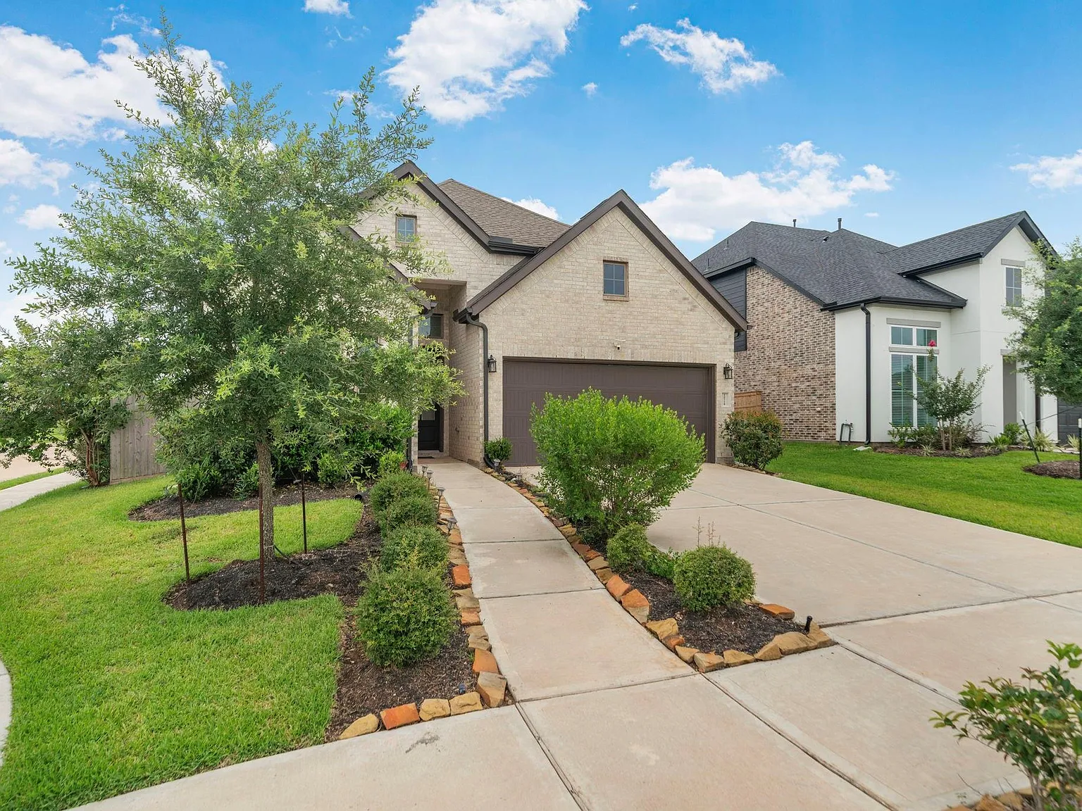 4 bed, 3.0 bath, 2193 sqft, $2,900 — Photo 3