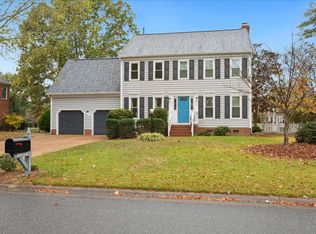 102 Sunrise Bluff Ct, Smithfield, VA 23430