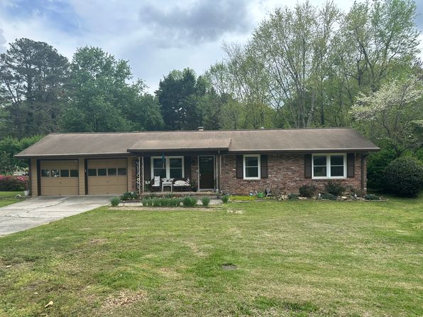1679 Elmwood Dr