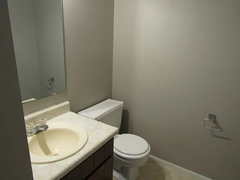 1100 Pineland Ave #4D — Photo 8