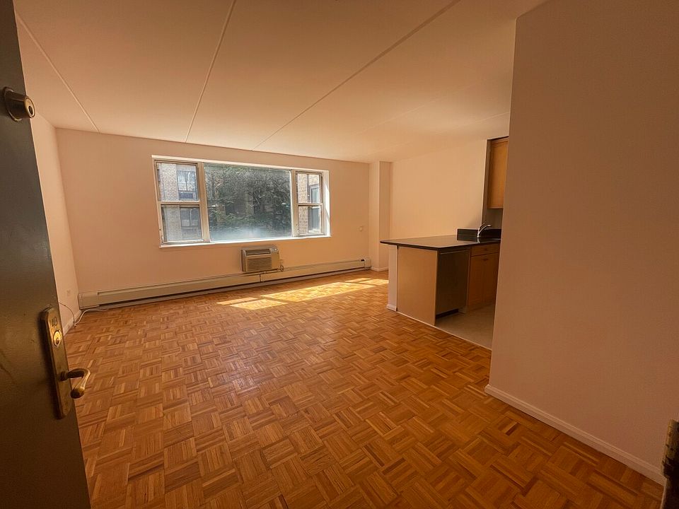 1st image of 301 Elizabeth St #402