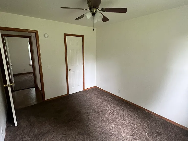 1506 Hilldale Dr — Photo 9