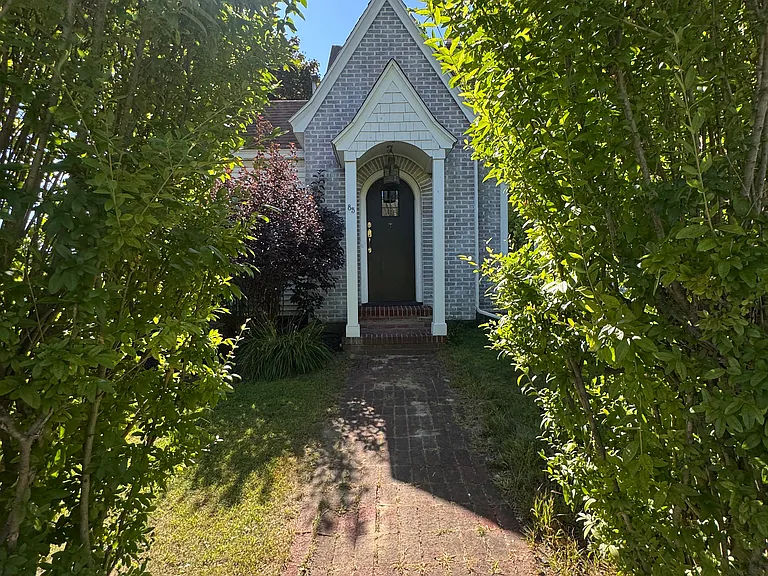 85 High St — Photo 2