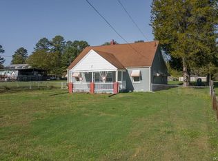 3800 Tarris Ln, Chester, VA 23831