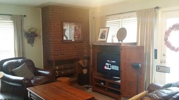5th image of 1004 Bradford St