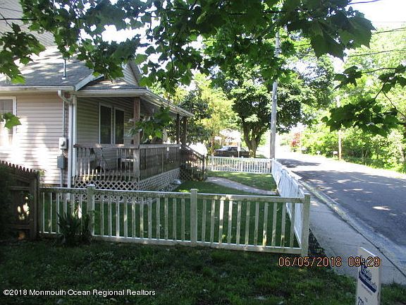 3rd image of 37 Magnolia Ave