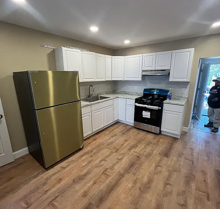 2nd image of 321 Saint Joes Ave