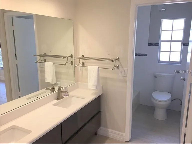 1353 Sawgrass Ct — Photo 8