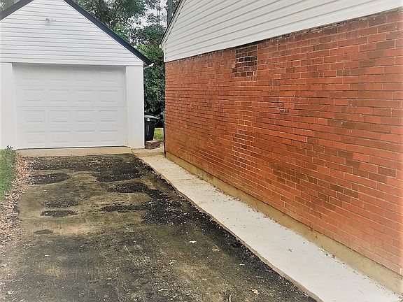 4th image of 1085 Birch Dr