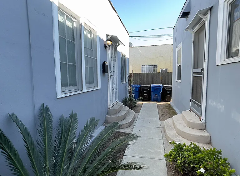 1020 N Kingsley Dr — Photo 12