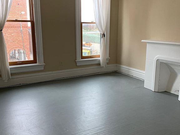3rd image of 625 Oak St #1/2