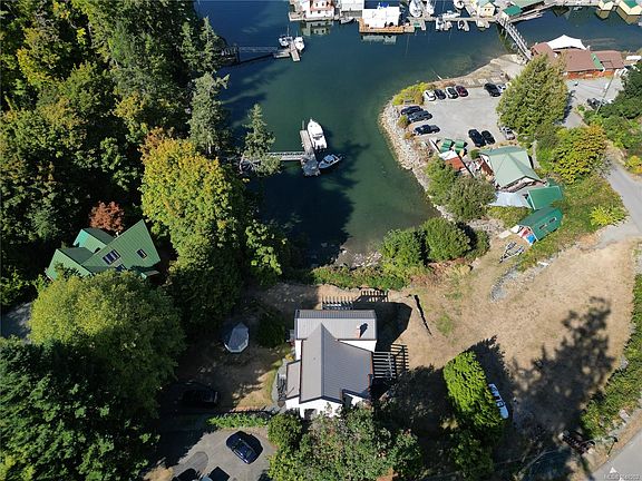 3rd image of 5025 Genoa Bay Rd