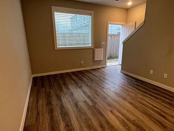 4th image of 7625 SE Milwaukie Ave #9