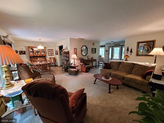2nd image of 110 Birchview Ln