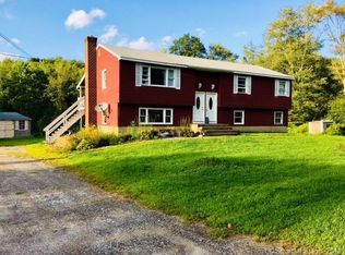 391-393 Ashford Center Rd, Ashford, CT 06278