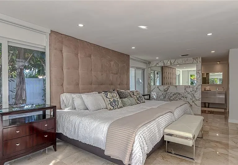 1800 SE Admirals Way — Photo 27