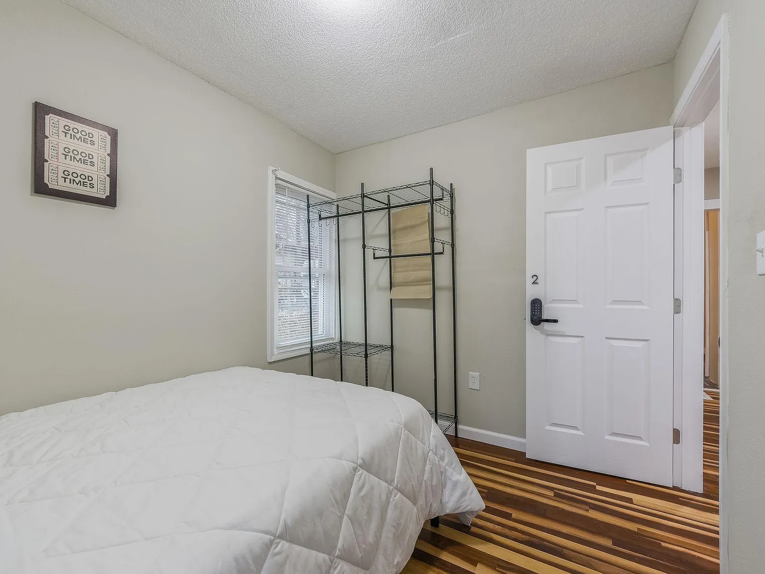 4 bed, 4.0 bath, 2500 sqft, $667 — Photo 2