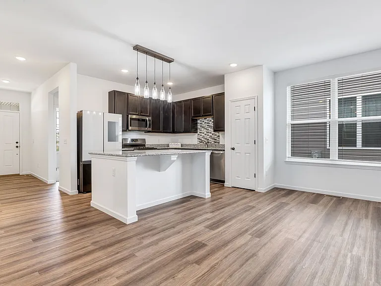 710 Alban Aly — Photo 14