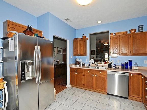 3rd image of 19206 Amber Way