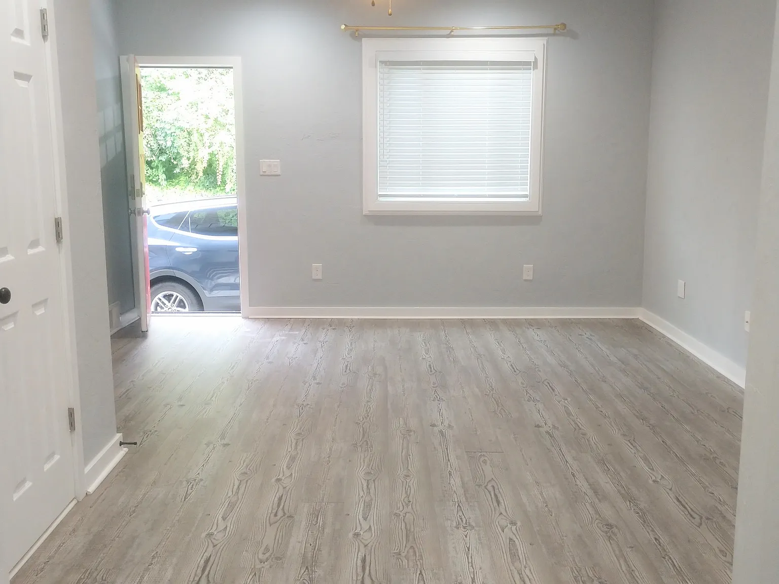 2 bed, 1.5 bath, 1000 sqft, $1,645 — Photo 2