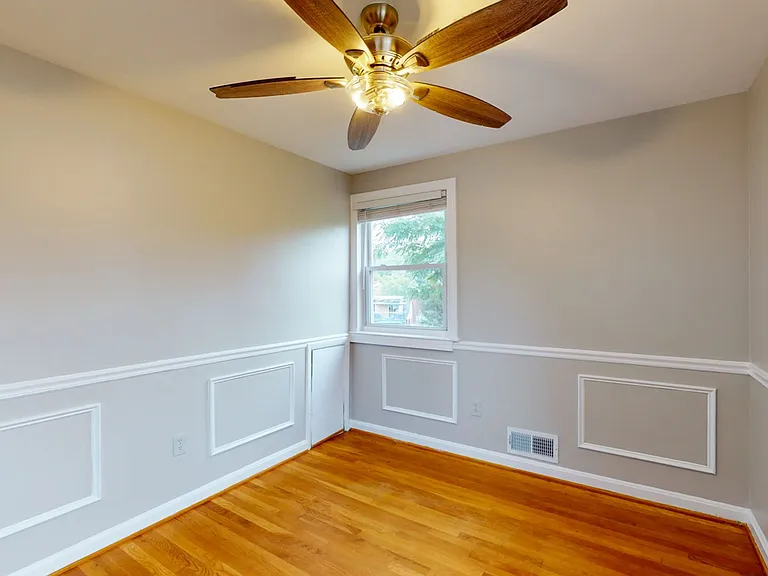 813 Hilltop Ter SE — Photo 20