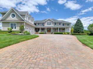 17 Bretwood Dr N, Colts Neck, NJ