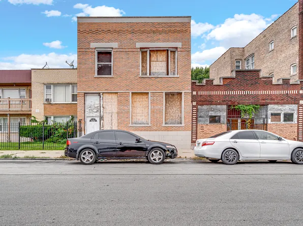 3024 E Cheltenham Pl, Chicago, IL 60649