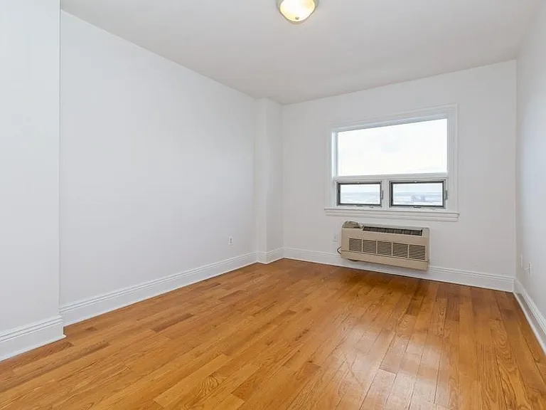 809-815 22nd St #704 — Photo 9