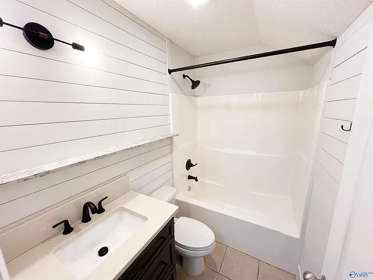 470 Shamrock Dr — Photo 26