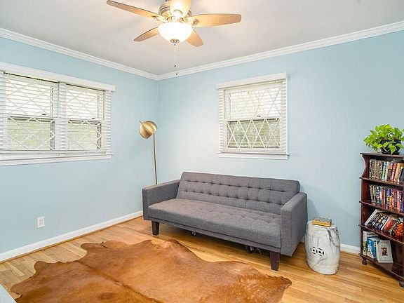 5th image of 2409 Melinda Ct