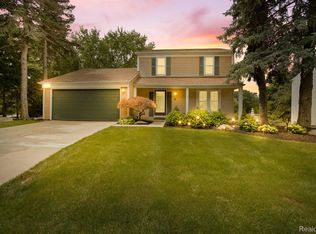 27821 White Plns, Farmington Hills, MI