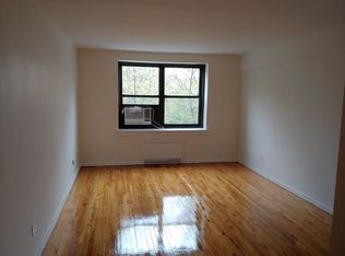 21203 75th Ave APT 4A, Oakland Gardens, NY 11364