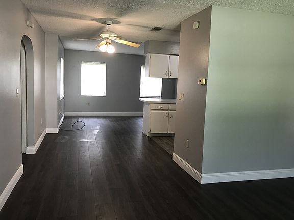 3rd image of 2479 Statler Ave