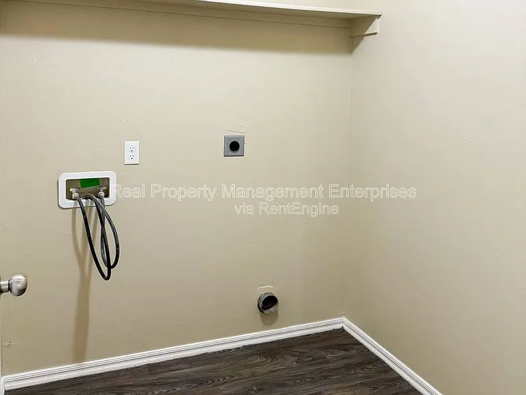 13229 Bridgewater Dr — Photo 18