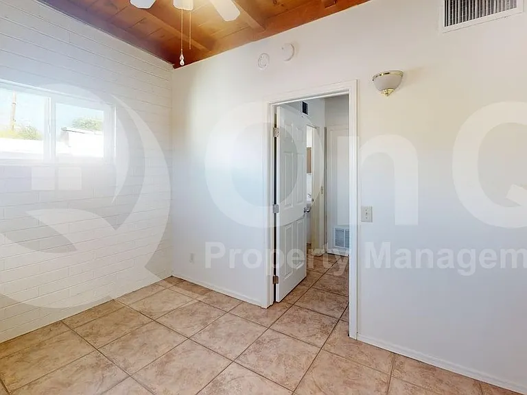 3566 E Kleindale Rd #D — Photo 10