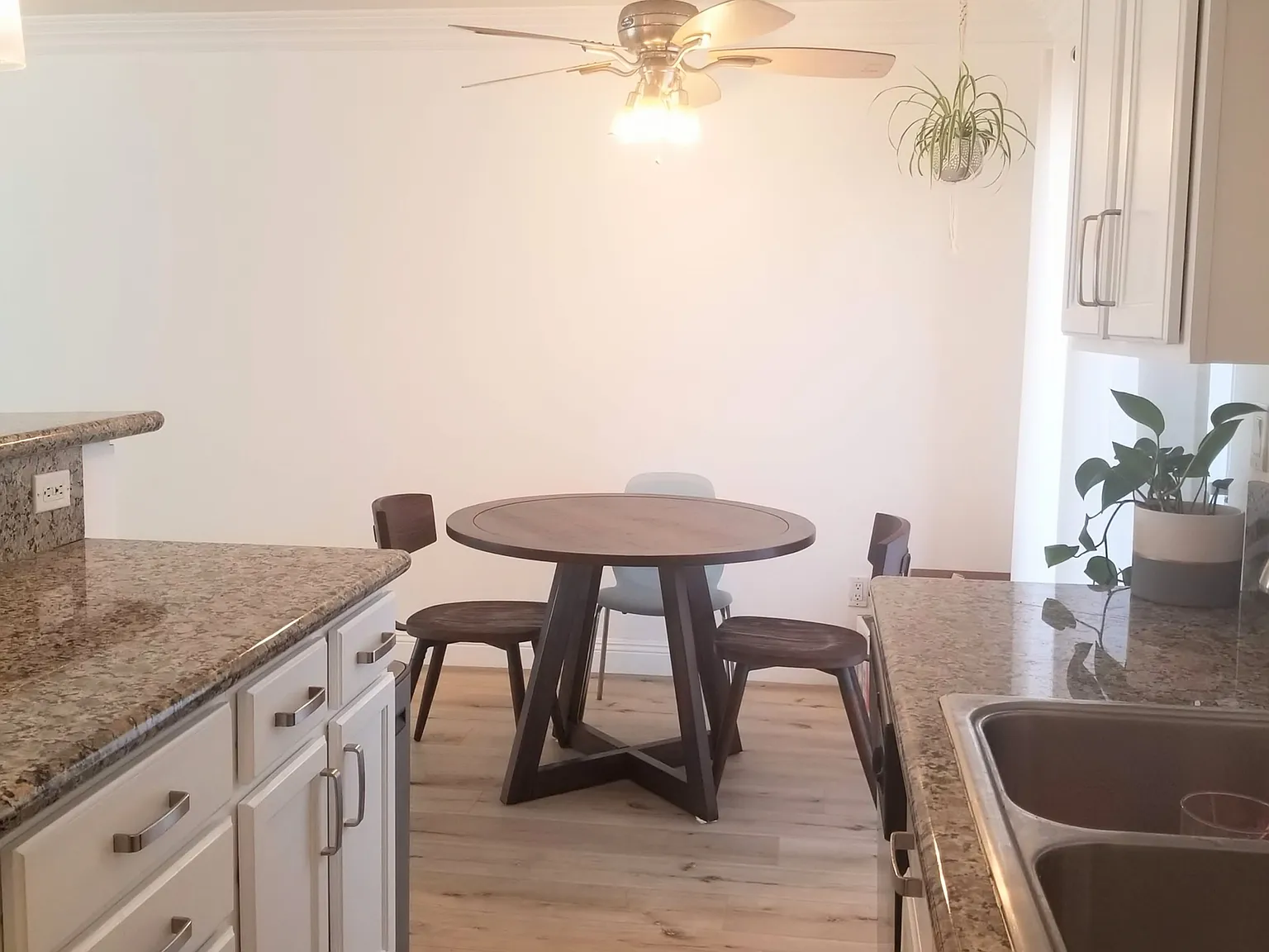 2 bed, 1.5 bath, 1012 sqft, $2,550 — Photo 3